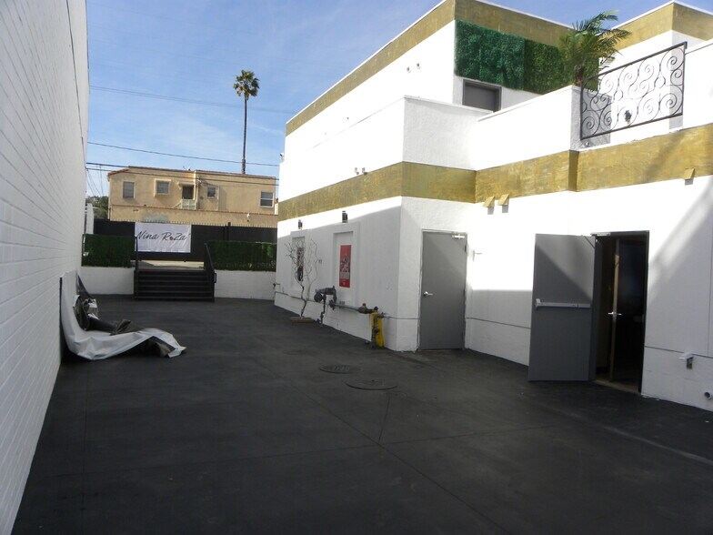More Photos Of 4225 Crenshaw Blvd, Los Angeles Bar For Lease