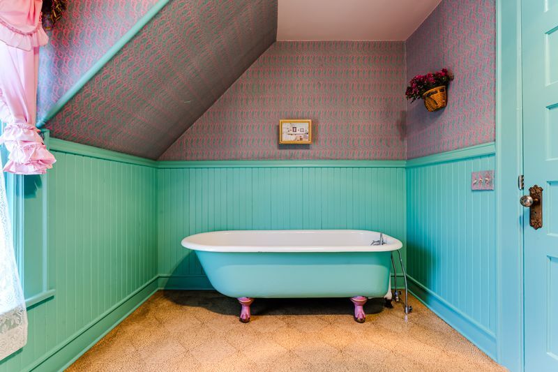 More Photos Of 412 E 13th Ave, Eugene Freestanding For Sale