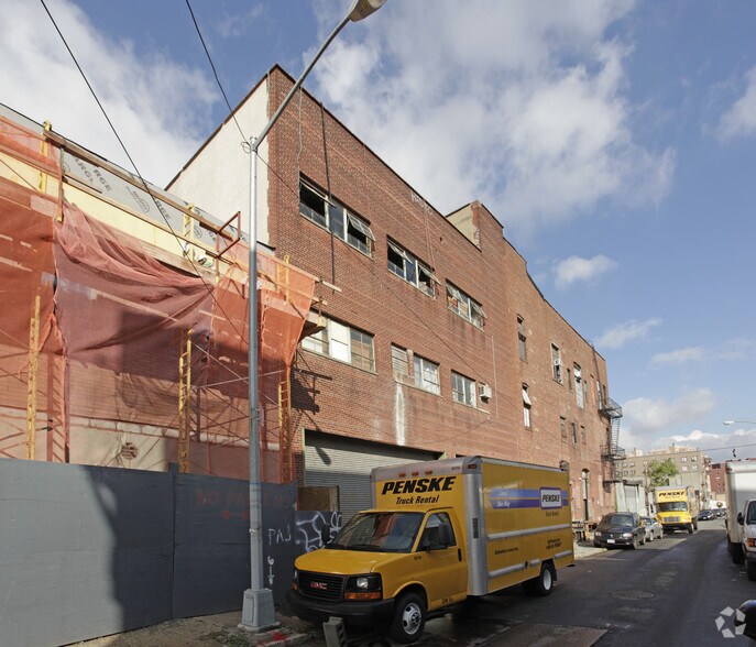 More Photos Of 48-50 Spencer St, Brooklyn Warehouse For Lease