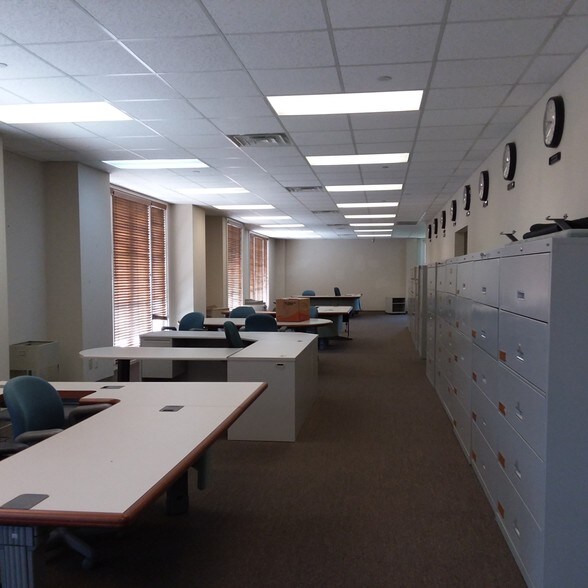More Photos Of 4444 Park Blvd, Montgomery Office For Sale