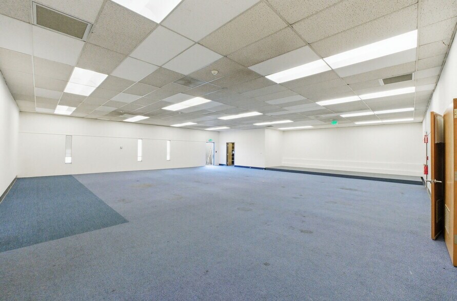 More Photos Of 6537 Foothill Blvd, Oakland Office For Lease