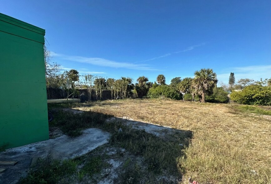 More Photos Of 13243 US Hwy 19, Hudson Auto Repair For Sale