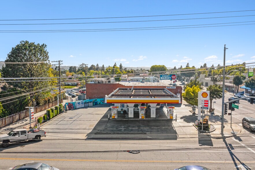 More Photos Of 2500 W Magnolia Blvd, Burbank Service Station For Sale
