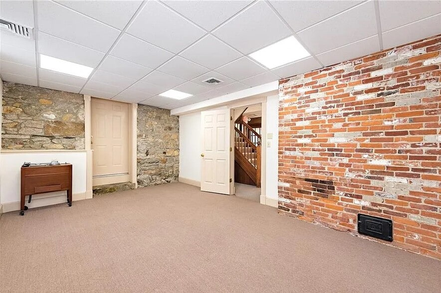 More Photos Of 404 County St, New Bedford Office For Sale