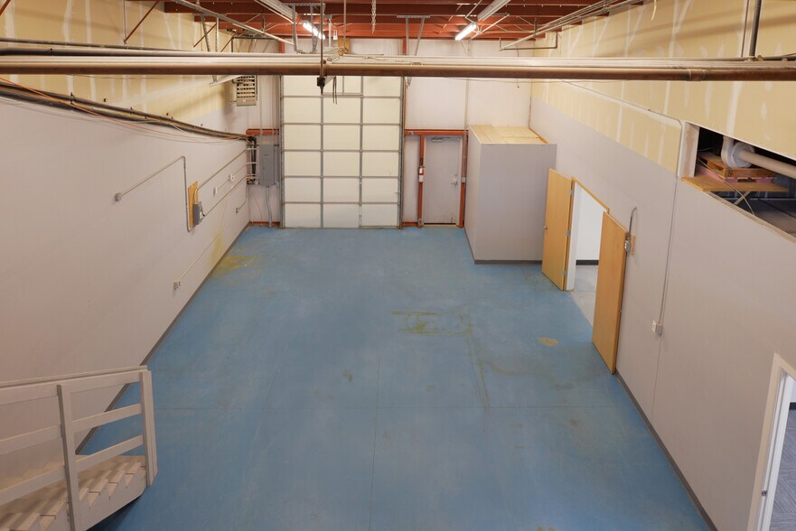 More Photos Of 6748 N Franklin Ave, Loveland Flex For Lease