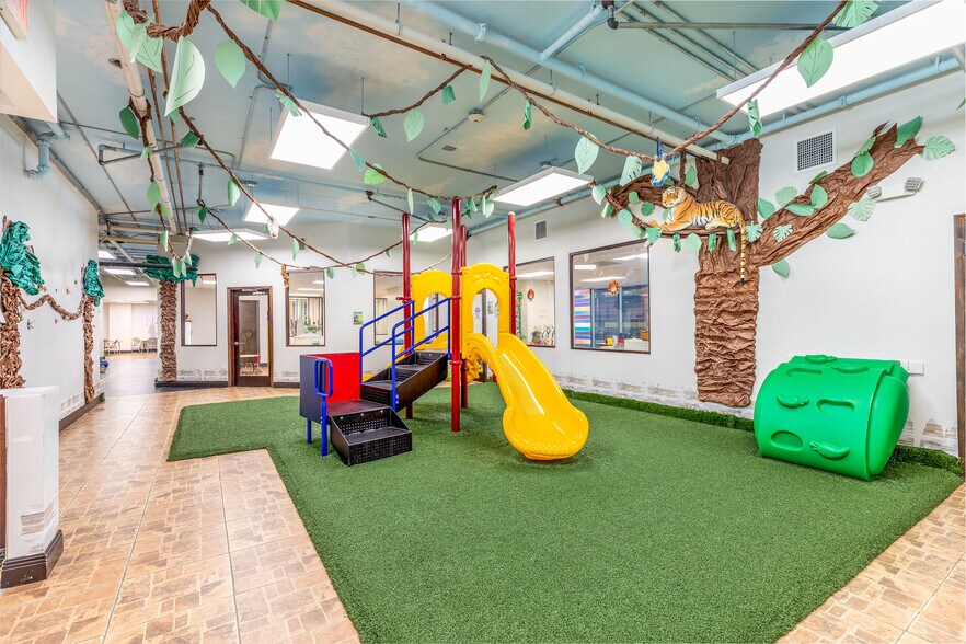 More Photos Of 25 SW 9th St, Miami Coworking Space