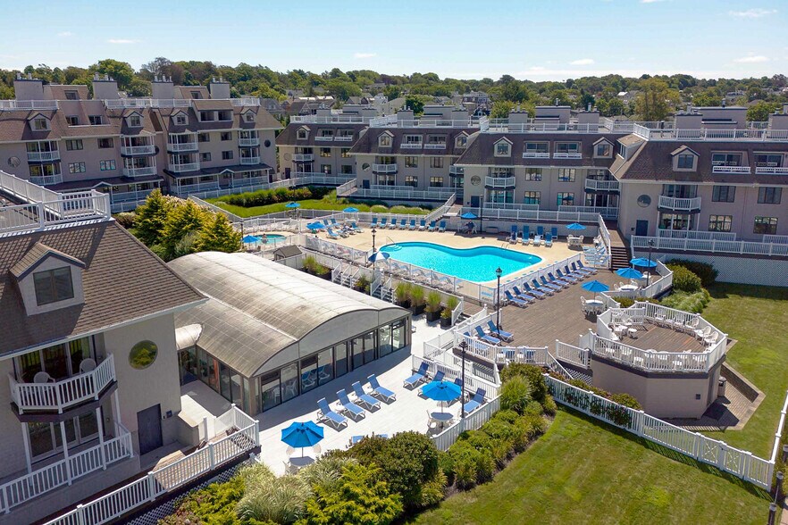 More Photos Of 551 Thames St, Newport Hotel For Sale