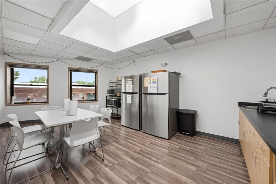 More Photos Of 6613-6621 Ogden Ave, Berwyn Storefront Retail Office For Sale