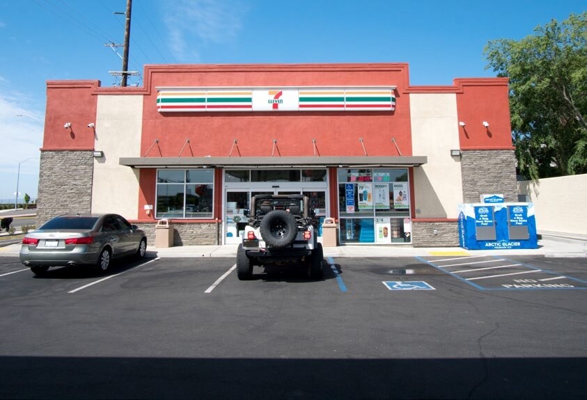 More Photos Of 141 E Harney Ln, Lodi Service Station For Sale