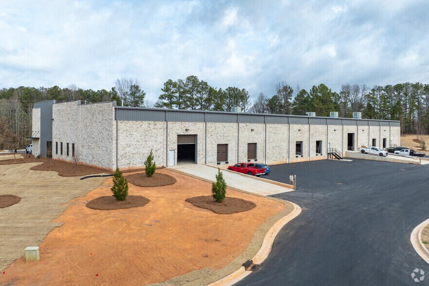 More Photos Of 1400 Senoia Rd, Tyrone Unknown For Lease