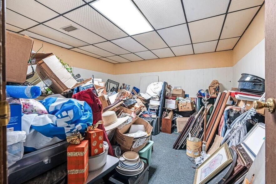 More Photos Of 111 N 3rd St, Ozark General Retail For Sale