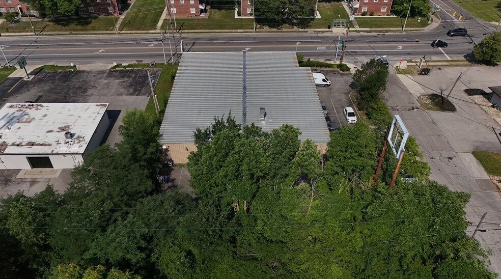 More Photos Of 4100 Indianola Ave, Columbus Auto Repair For Sale