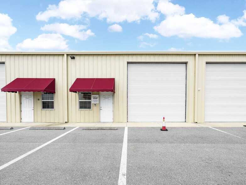 More Photos Of 1220 Huffstetler Dr, Eustis Warehouse For Lease