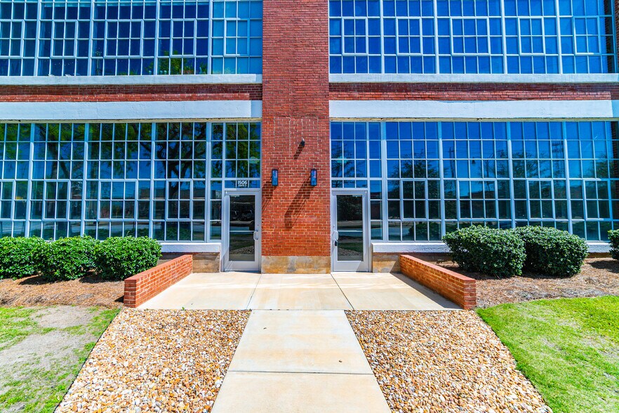 More Photos Of 1506 6th Ave, Columbus Office Residential For Lease