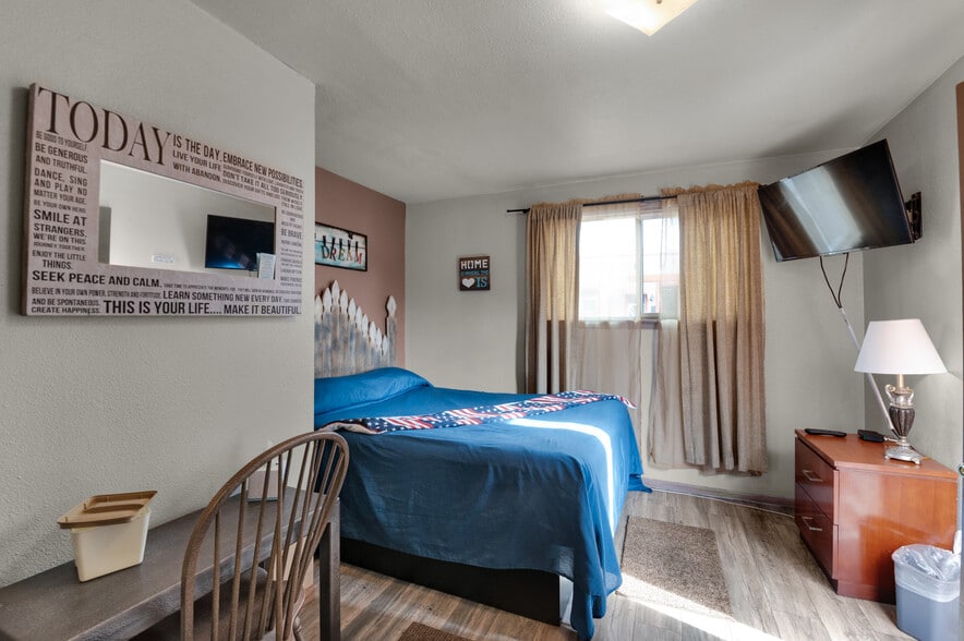 More Photos Of 2105 E Platte Ave, Colorado Springs Hotel For Sale