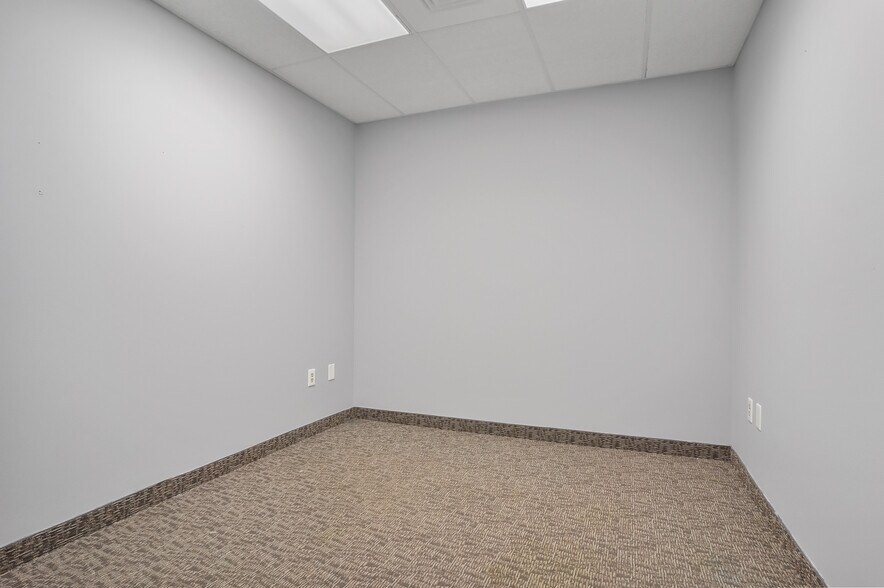 More Photos Of 3333 Massillon Rd, Akron Bank For Lease