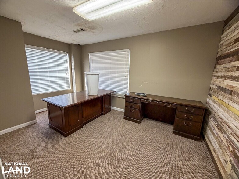 More Photos Of SR-5 S, Marion General Retail For Sale