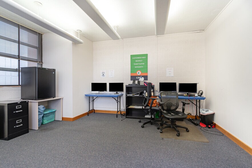 More Photos Of 334 S Water St, Saginaw Office For Sale