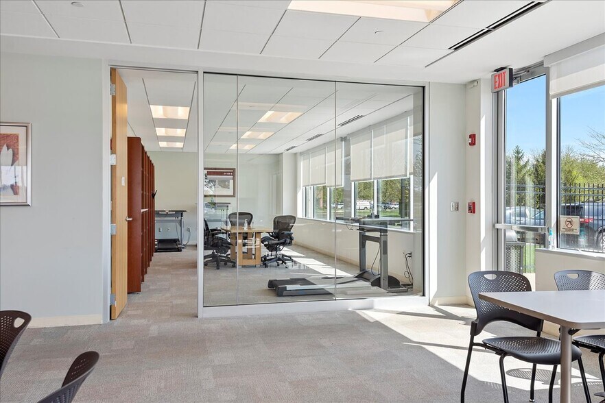 More Photos Of 3051 Hollis Dr, Springfield Office For Lease