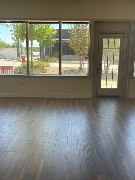 More Photos Of 921 Halsell St, Bridgeport General Retail For Sale