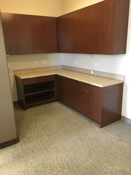 More Photos Of 650 San Benito St, Hollister Freestanding For Lease