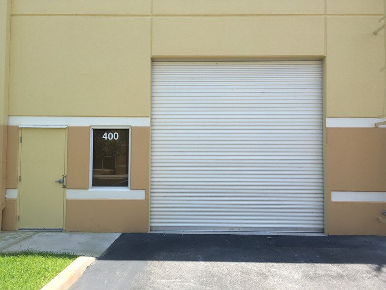 More Photos Of 2351 Vista Pky, West Palm Beach Distribution For Lease