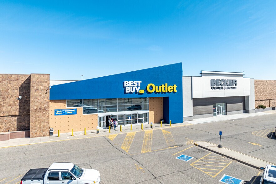 Primary Photo Of 398 Northtown Dr, Blaine Freestanding For Lease