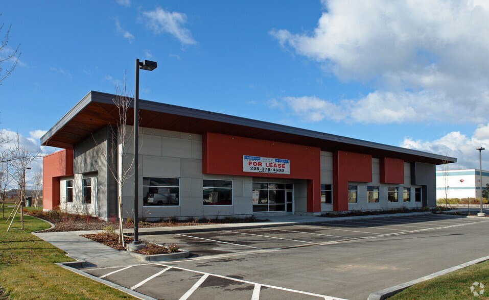 More Photos Of 201 N Maple Grove Rd, Boise Office For Lease