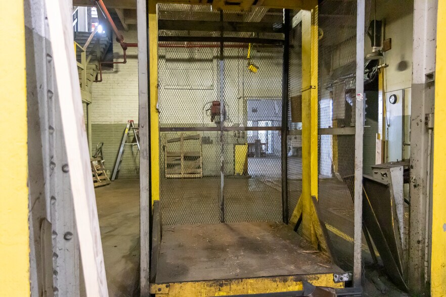 More Photos Of 801 Hazlett Ave, Wheeling Office For Sale