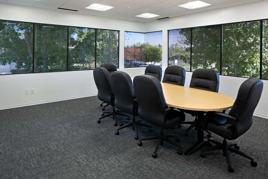 More Photos Of 5500 Ming Ave, Bakersfield Unknown For Lease