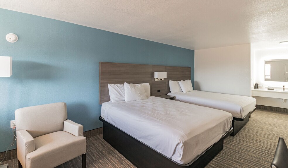 More Photos Of 754 Horizon Dr, Grand Junction Hotel For Sale