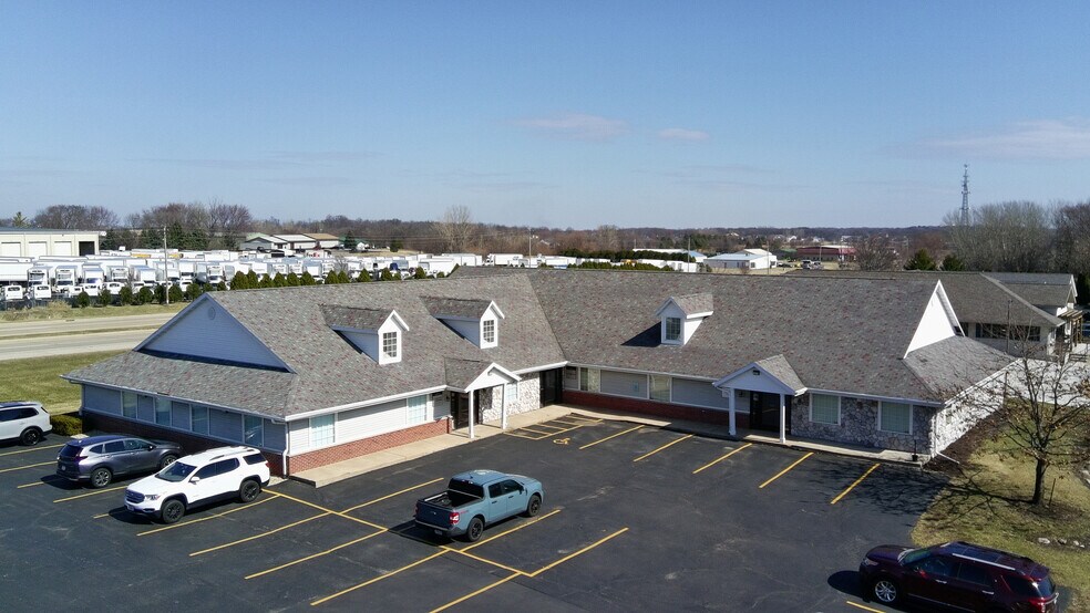 More Photos Of 4517 Woodgate Dr, Janesville Office For Lease