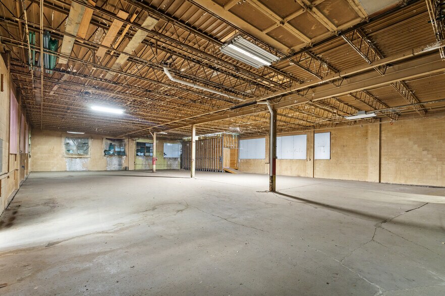 More Photos Of 412 Harrison St, Kalamazoo Freestanding For Lease