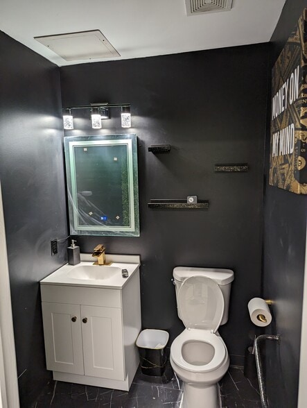 More Photos Of 832 Seven Bridge Rd, East Stroudsburg Medical For Lease