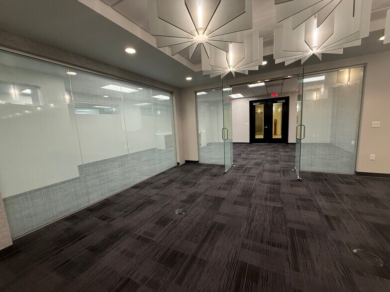 More Photos Of 7632 SW Durham Rd, Tigard Office For Lease