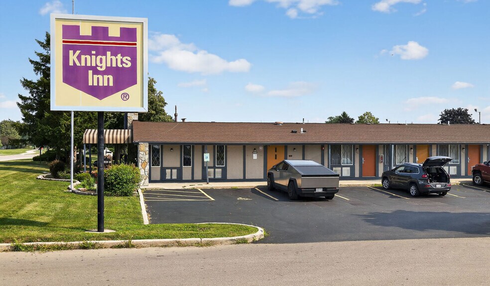 More Photos Of 1149 Oakes Rd, Racine Hotel For Sale