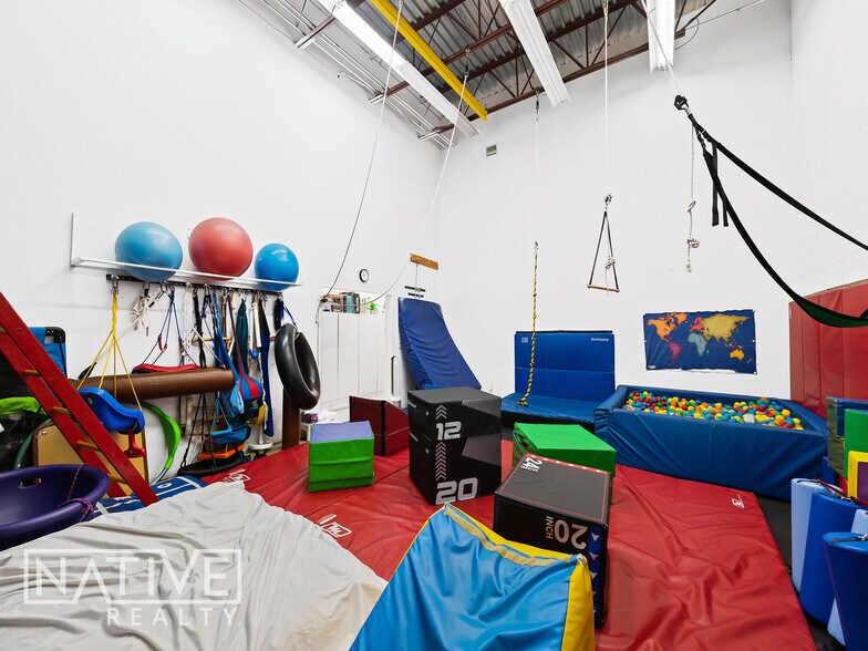 More Photos Of , Deerfield Beach General Retail For Sale