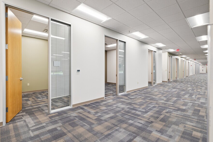 More Photos Of 12447 Network Blvd, San Antonio Office For Lease