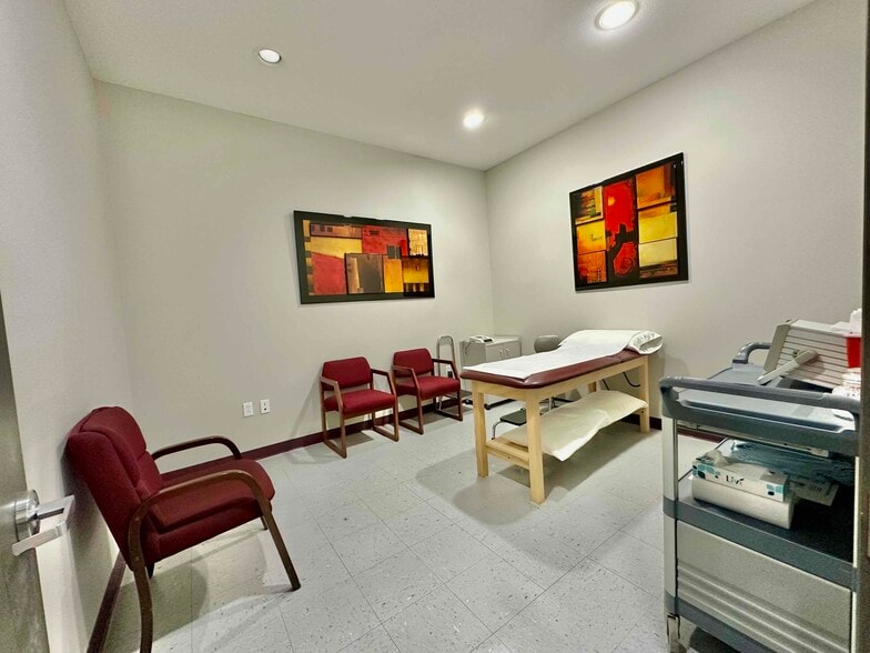 More Photos Of 1302 N Shepherd Dr, Houston Medical For Lease