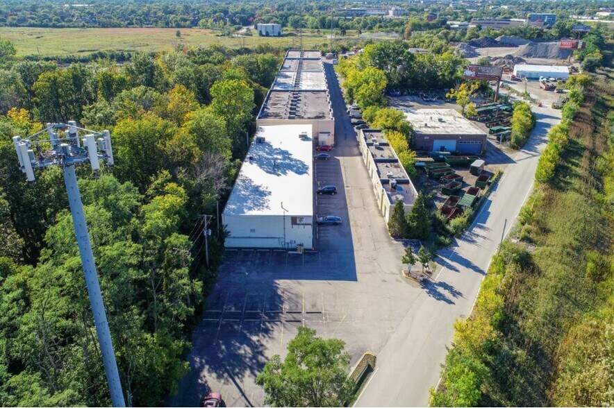 More Photos Of 600 Waukegan Rd, Northbrook Flex For Lease