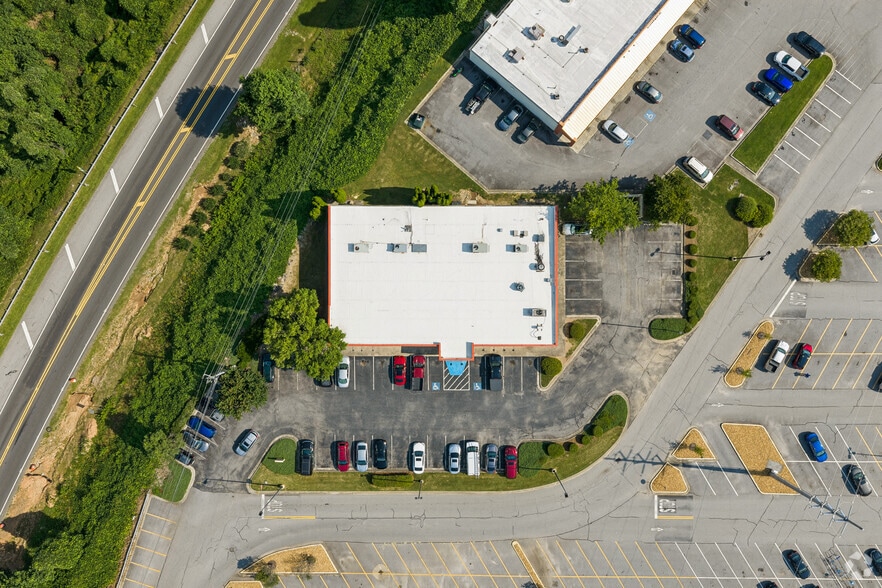 More Photos Of 420 Walmart Way, Dahlonega Storefront For Lease