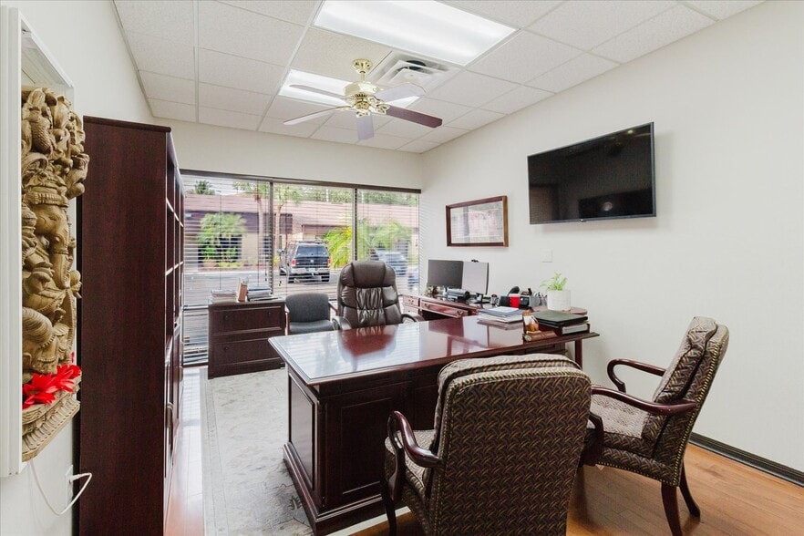 More Photos Of 611 Druid Rd E, Clearwater Office For Sale