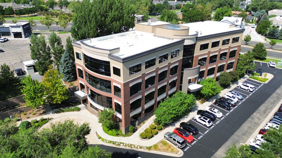 More Photos Of 7440 S Creek Rd, Sandy Office For Lease