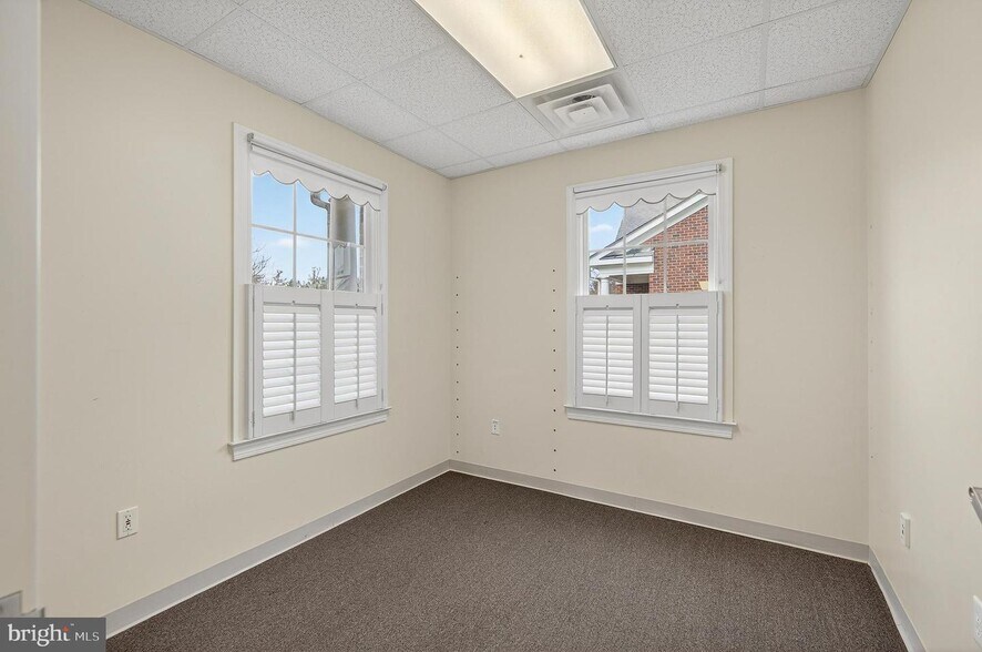 More Photos Of 7117 Salem Fields Blvd, Fredericksburg Office For Lease