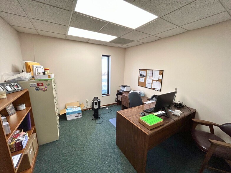 More Photos Of 3043 E Cairo St, Springfield Office For Sale