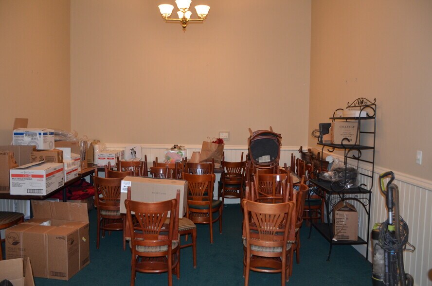 More Photos Of 11 Benton Ave E, Albia Restaurant For Sale