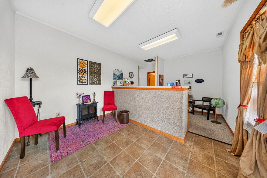 More Photos Of 848 W Johnson Dr, Terre Haute Storefront Retail Office For Sale