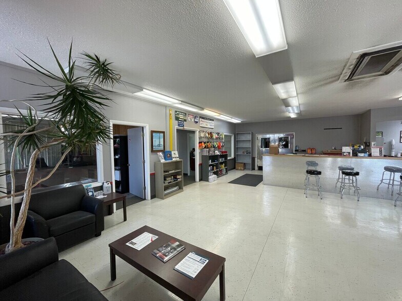 More Photos Of 555 N Center St, Casper Service For Sale