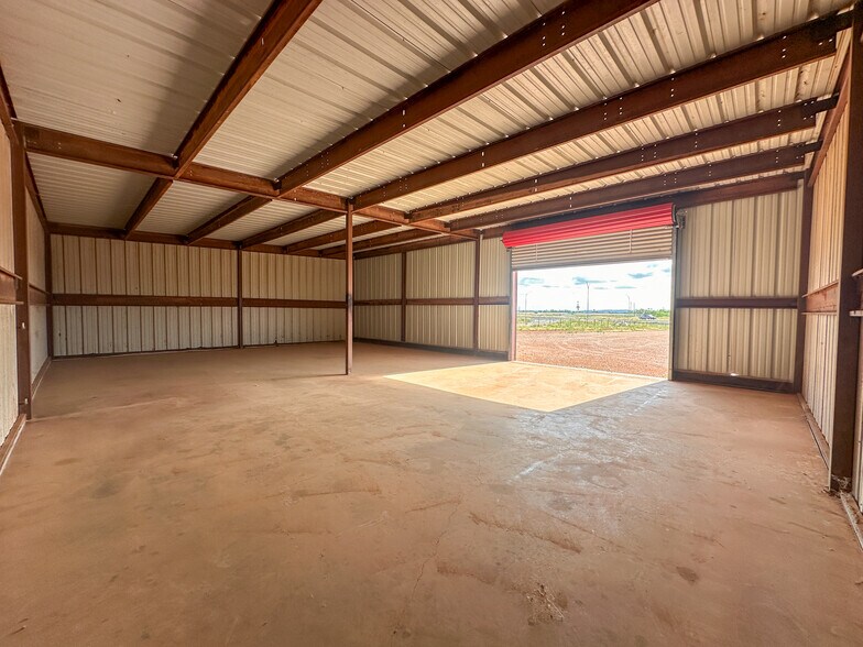 More Photos Of 3567 HWY 84 Hwy, Tuscola Warehouse For Lease