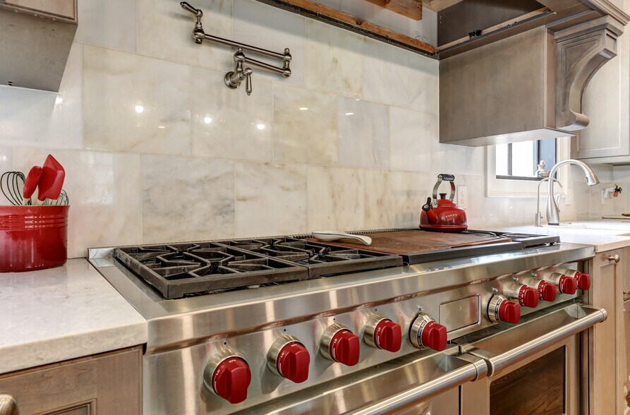 More Photos Of 2972 Lookout Pl NE, Atlanta Office Residential For Sale